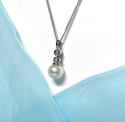 Pearl necklace freshwater cultured cubic zirconia white gold pendant