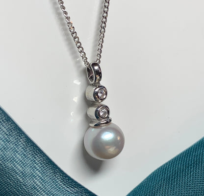 Pearl necklace light grey freshwater cultured cubic zirconia white gold pendant