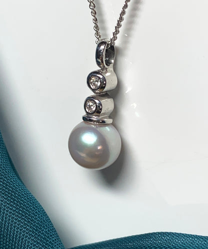 Pearl necklace light grey freshwater cultured cubic zirconia white gold pendant