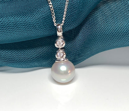 Pearl necklace light grey freshwater cultured cubic zirconia white gold pendant