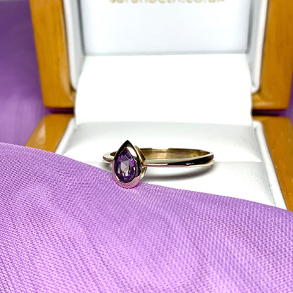 Pear shaped amethyst 9 carat yellow gold ring