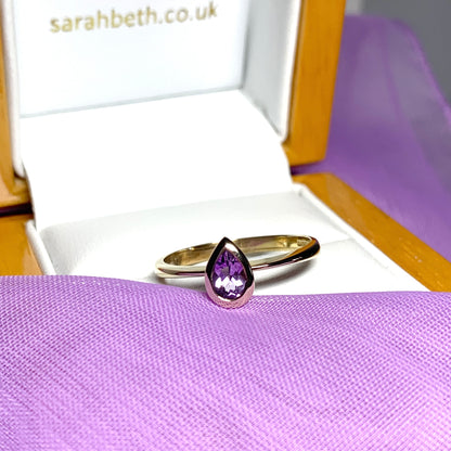 Pear shaped amethyst 9 carat yellow gold ring