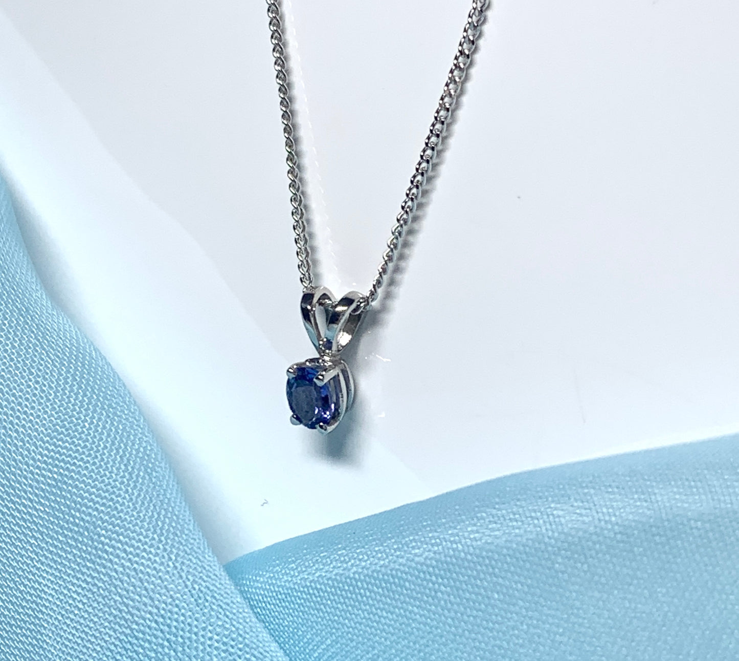 Oval Tanzanite White Gold Necklace