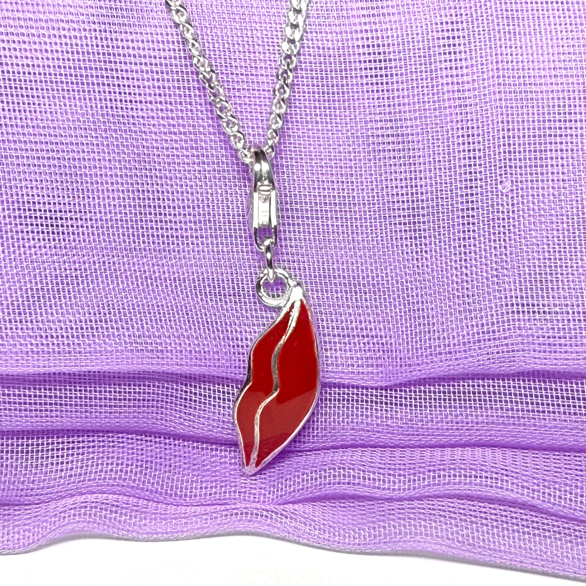 Lush lips sterling silver necklace