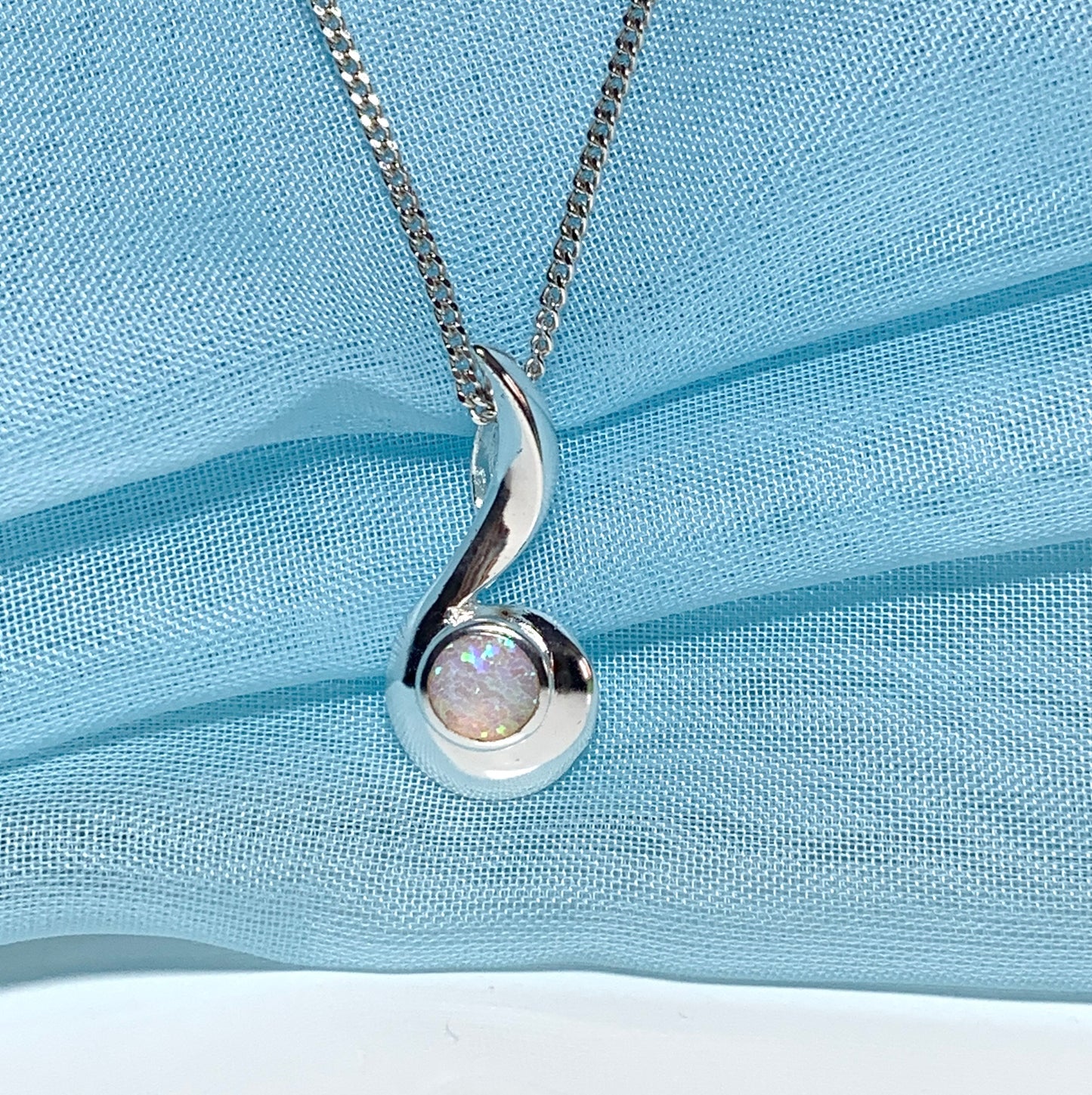 Pendant sterling silver swirl designed round opal necklace