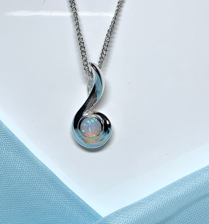 Pendant sterling silver swirl designed round opal necklace