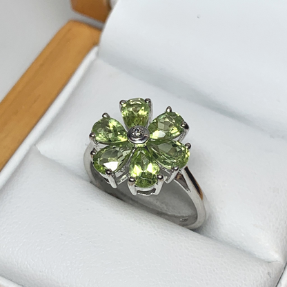 Peridot And Diamond Round Sterling Silver Green Daisy Petal Cluster Ring