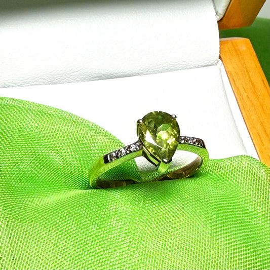 Peridot Yellow Gold Pear Shaped Ring