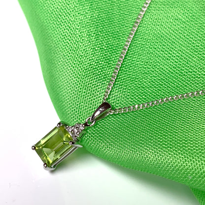 Peridot and diamond silver baguette necklace