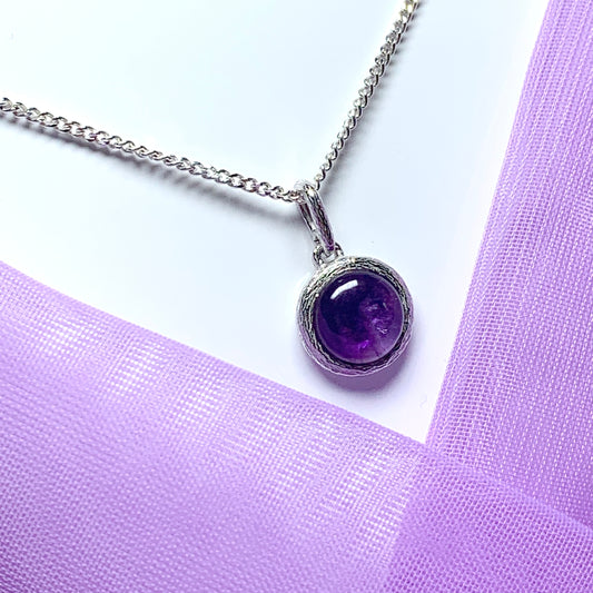Purple amethyst round silver necklace