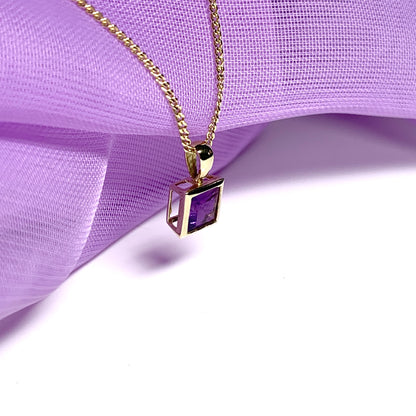 Purple square amethyst yellow gold necklace