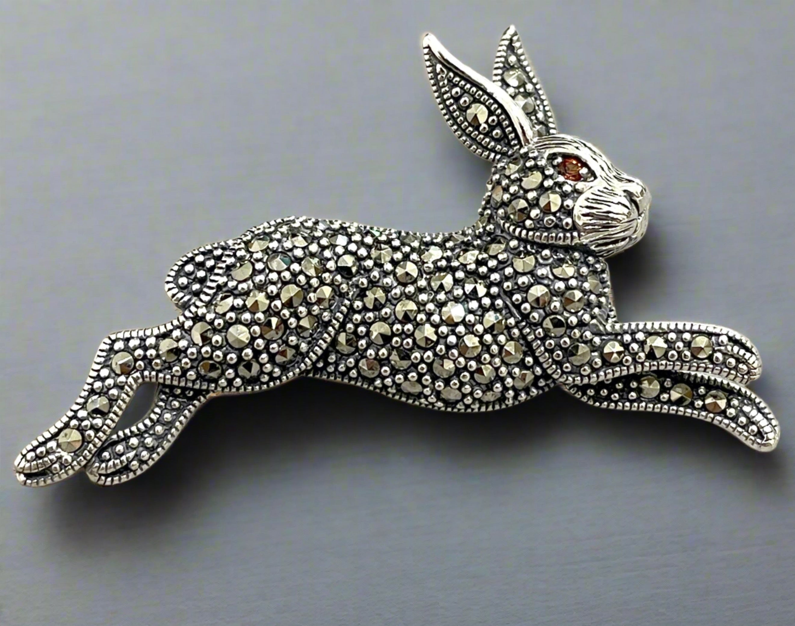 Hare brooch 2025