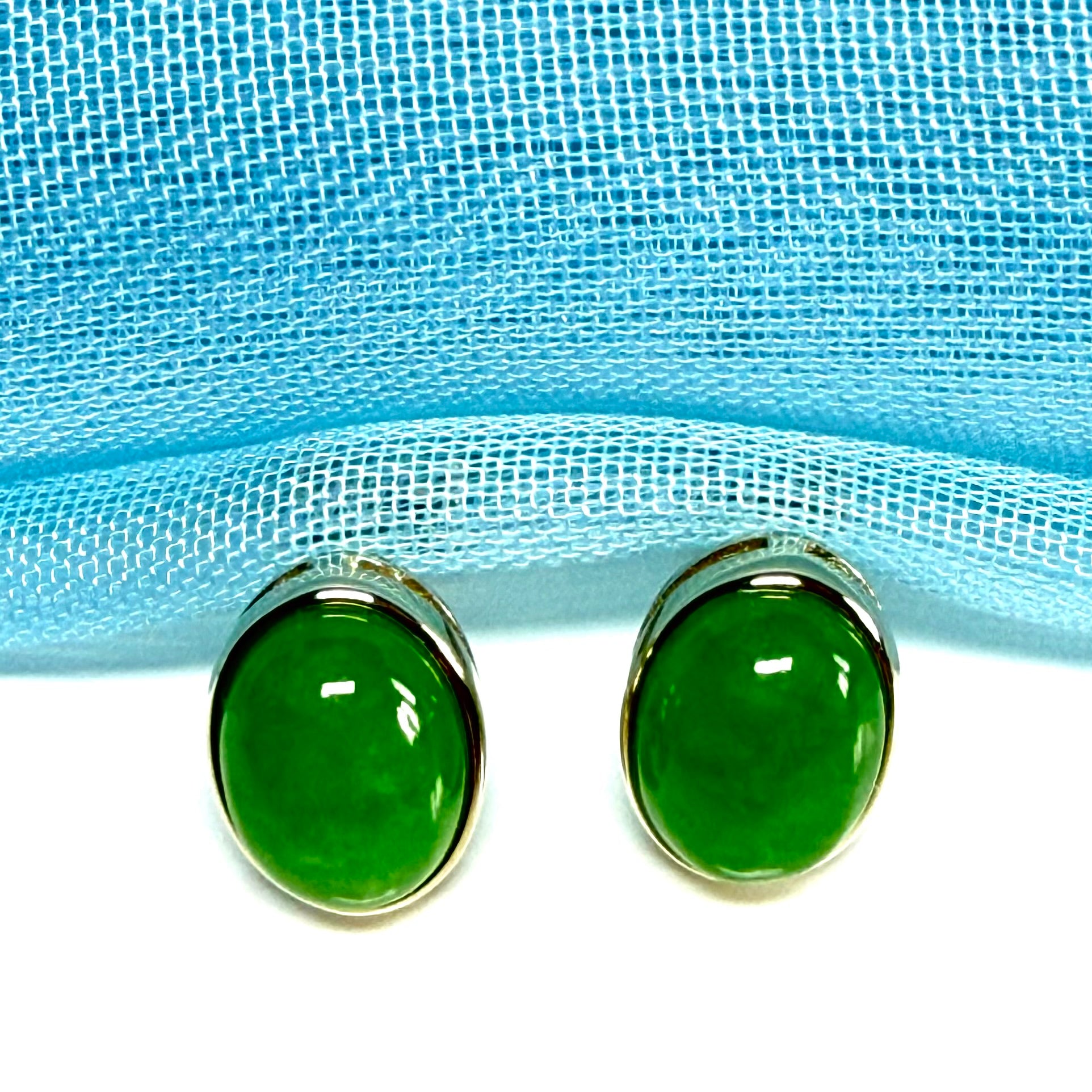 Real Green jade yellow gold oval stud earrings