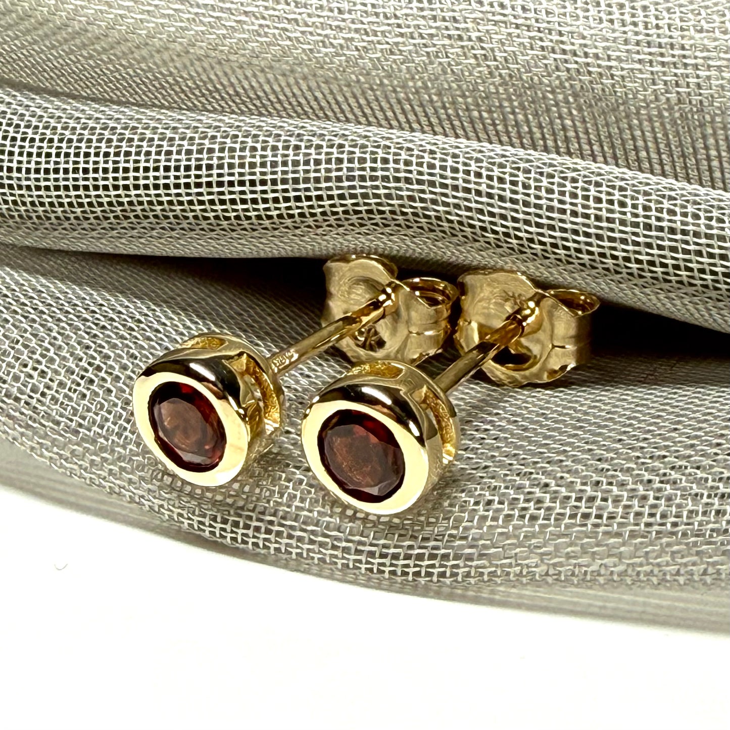 Real Red Garnet Stud Earrings 9ct Yellow Gold – Round Cut 4.5mm | January Birthstone Gift