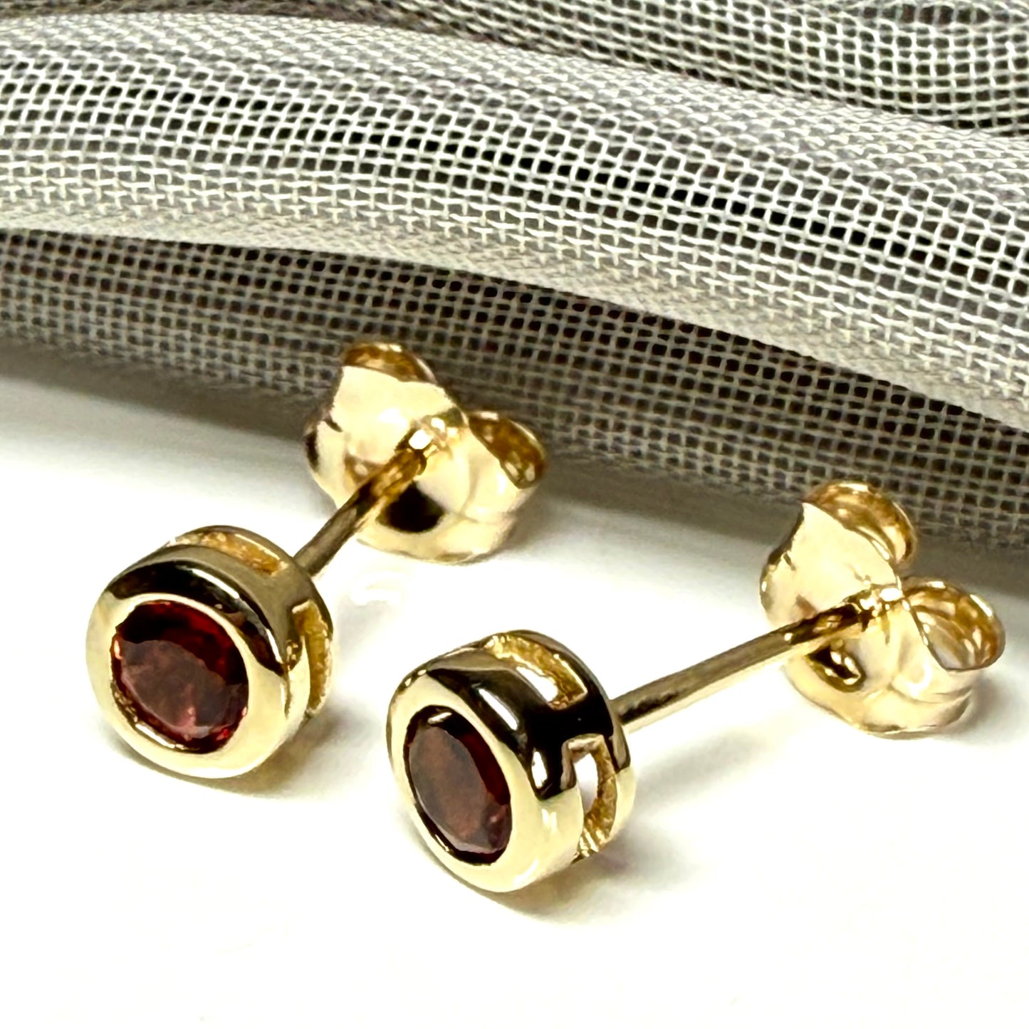 Real Red Garnet Stud Earrings 9ct Yellow Gold – Round Cut 4.5mm | January Birthstone Gift