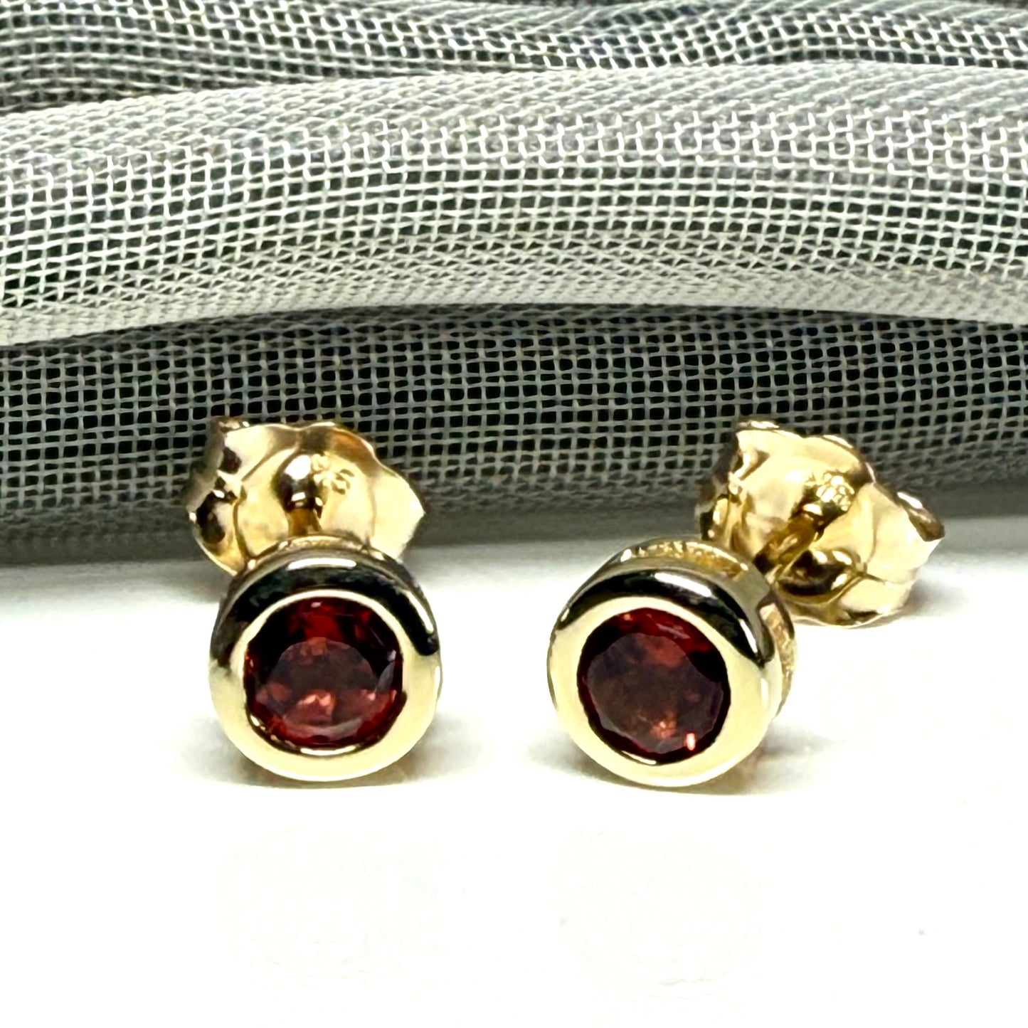 Real Red Garnet Stud Earrings 9ct Yellow Gold – Round Cut 4.5mm | January Birthstone Gift