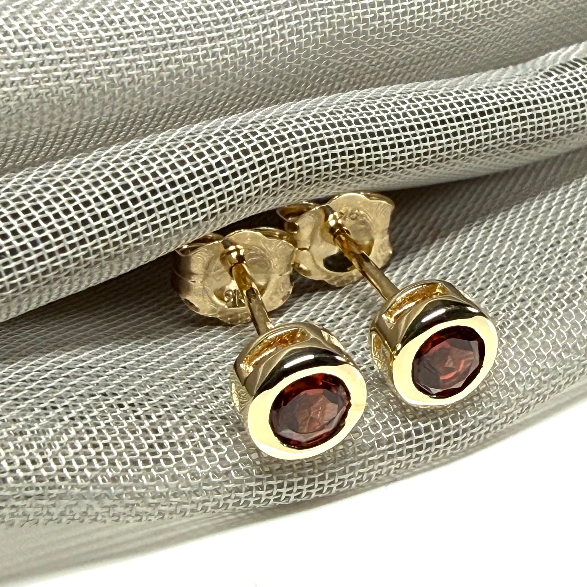 Real Red Garnet Stud Earrings 9ct Yellow Gold – Round Cut 4.5mm | January Birthstone Gift