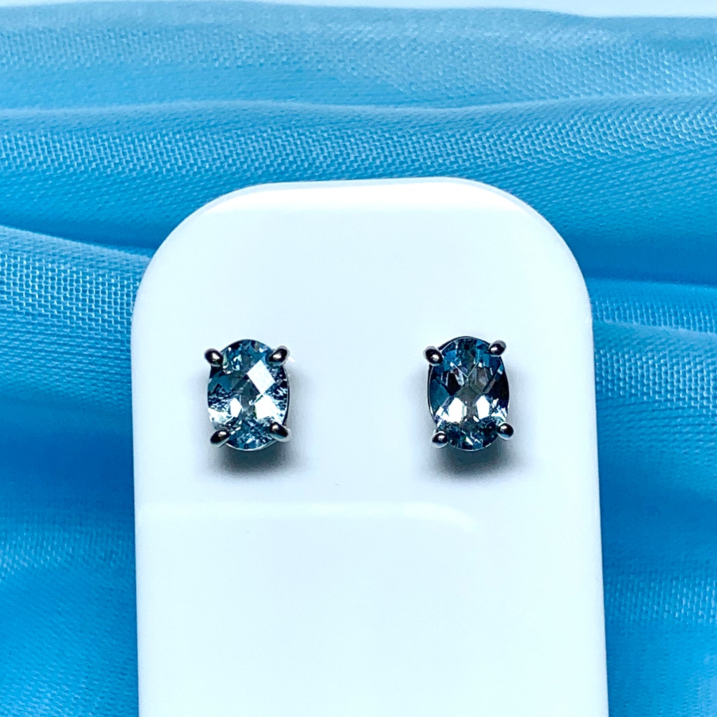 Real aquamarine earrings oval stud white gold