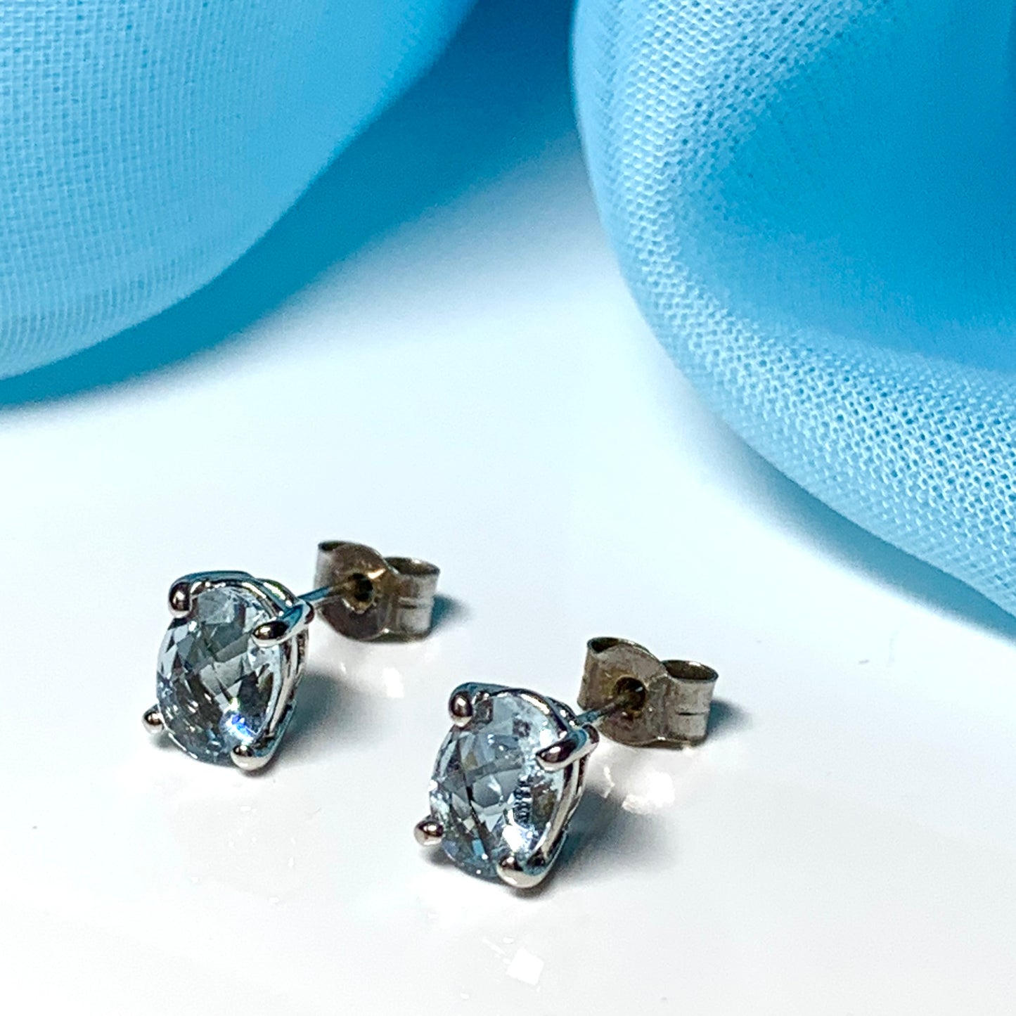 Real aquamarine earrings oval stud white gold