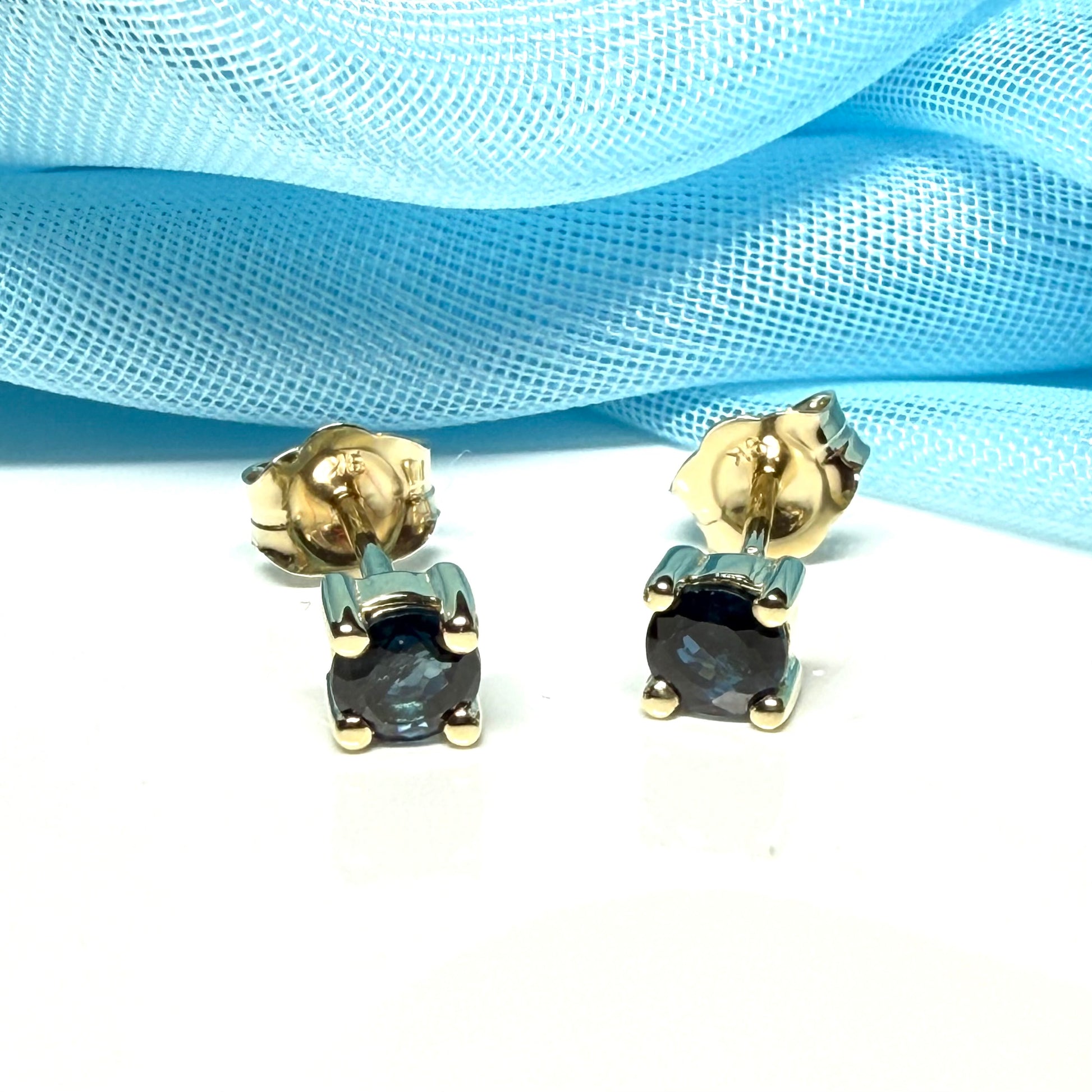 Real blue sapphire earrings round yellow gold stud claw set, simply beautiful sapphires