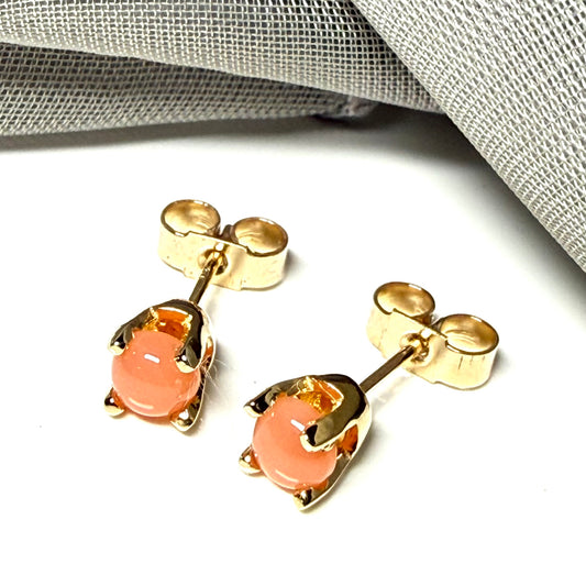 Coral yellow gold round simple four claw set stud earrings