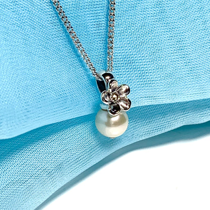 Real freshwater cultured pearl flower petal necklace pendant