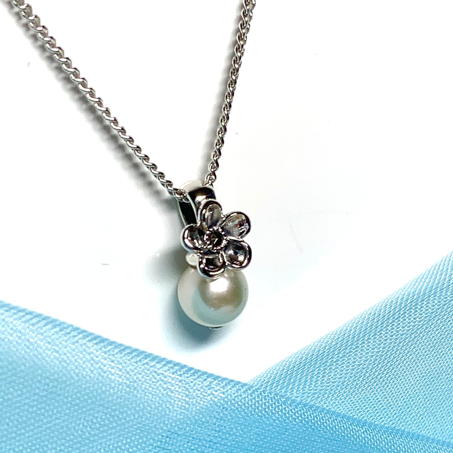 Real freshwater cultured pearl flower petal necklace pendant