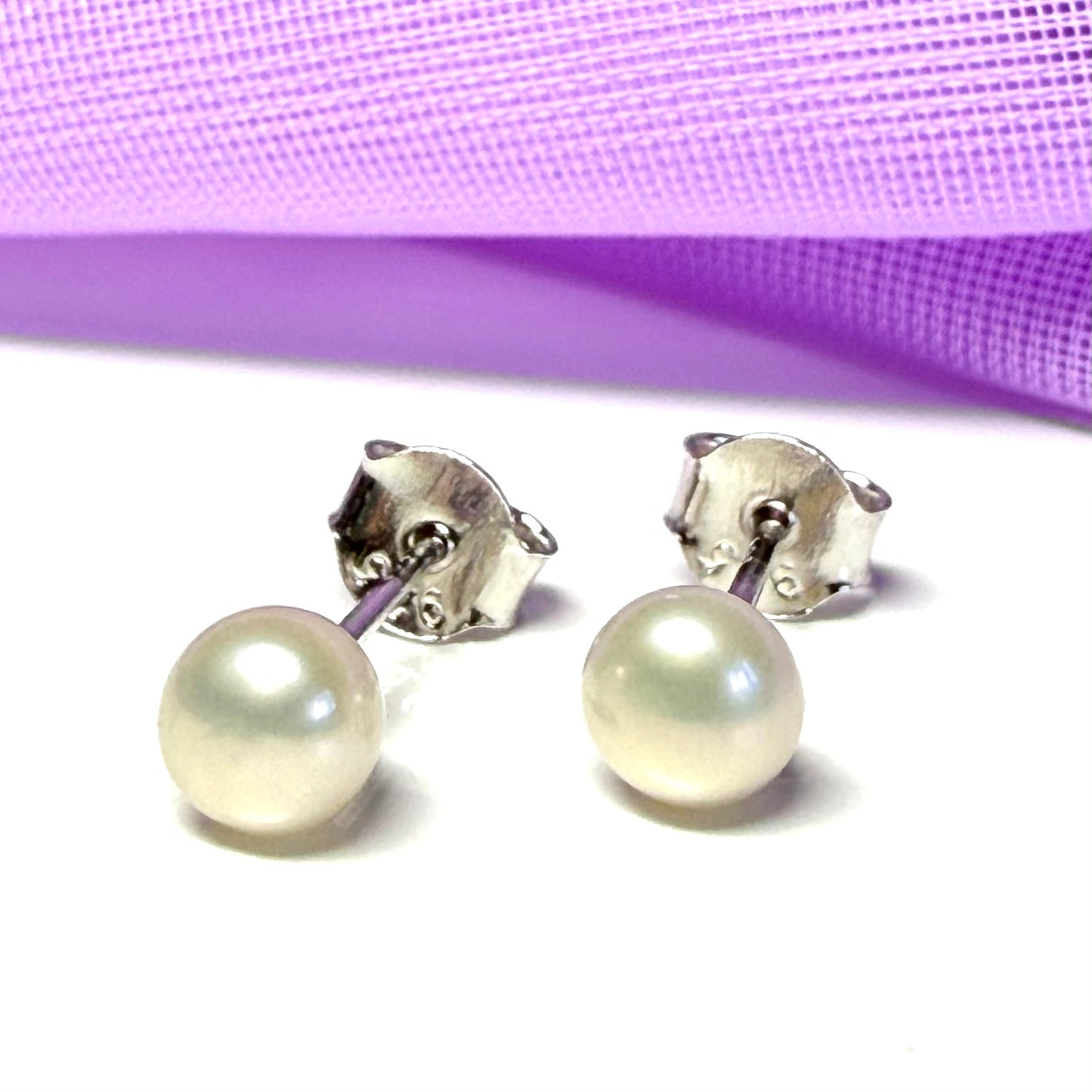 Real freshwater pearl sterling silver round shaped stud earrings 5 mm