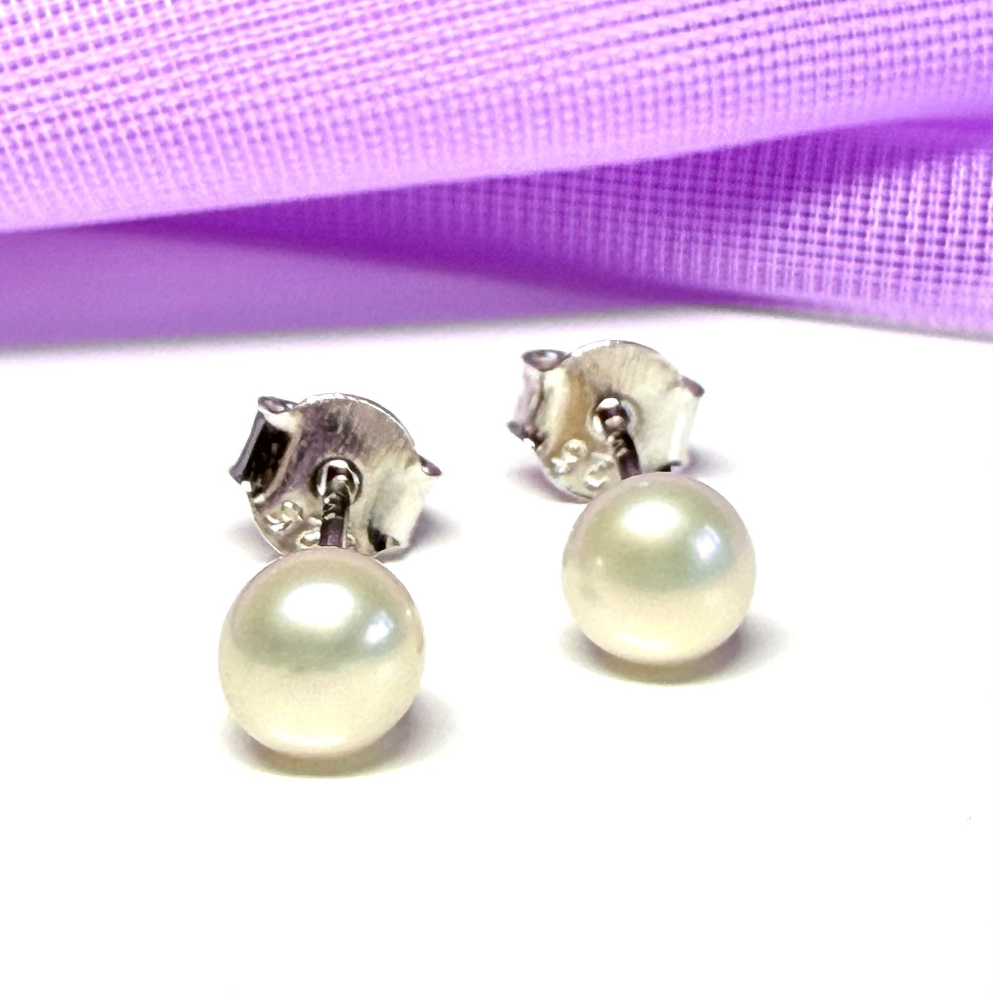 Real freshwater pearl sterling silver round shaped stud earrings 5 mm