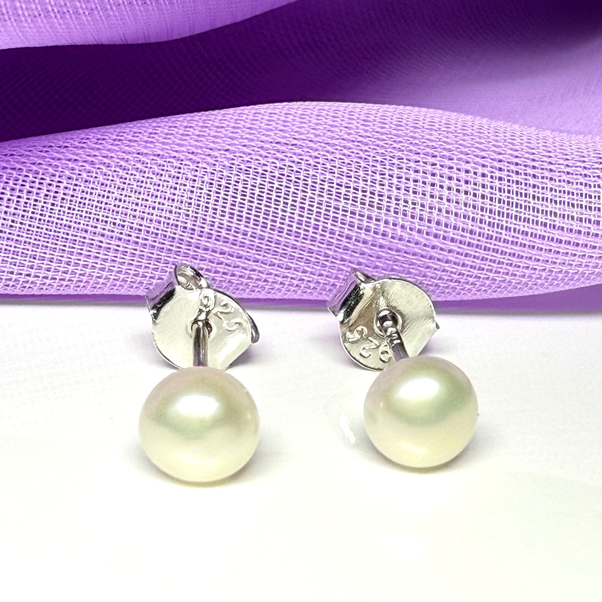 Real freshwater pearl sterling silver round stud earrings 6 mm diameter