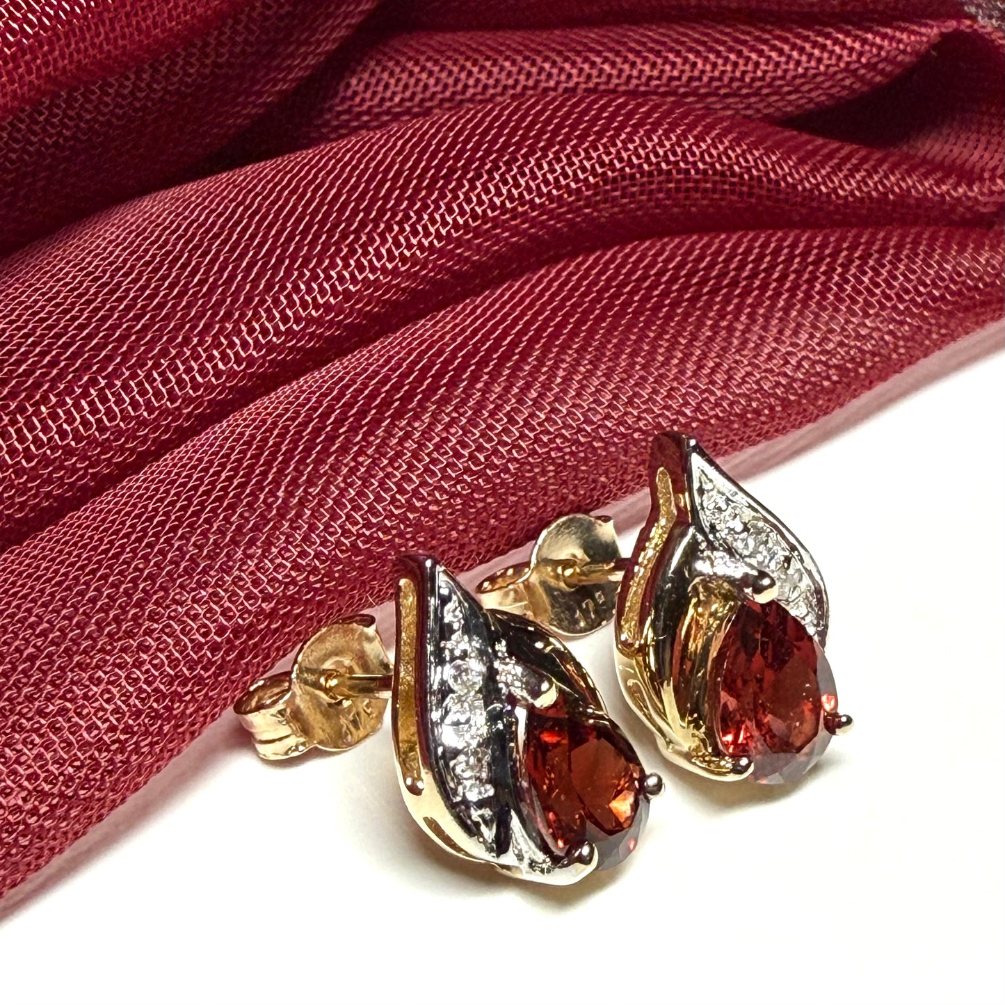 Real garnet and real diamond stud earrings pear shaped yellow gold teardrop