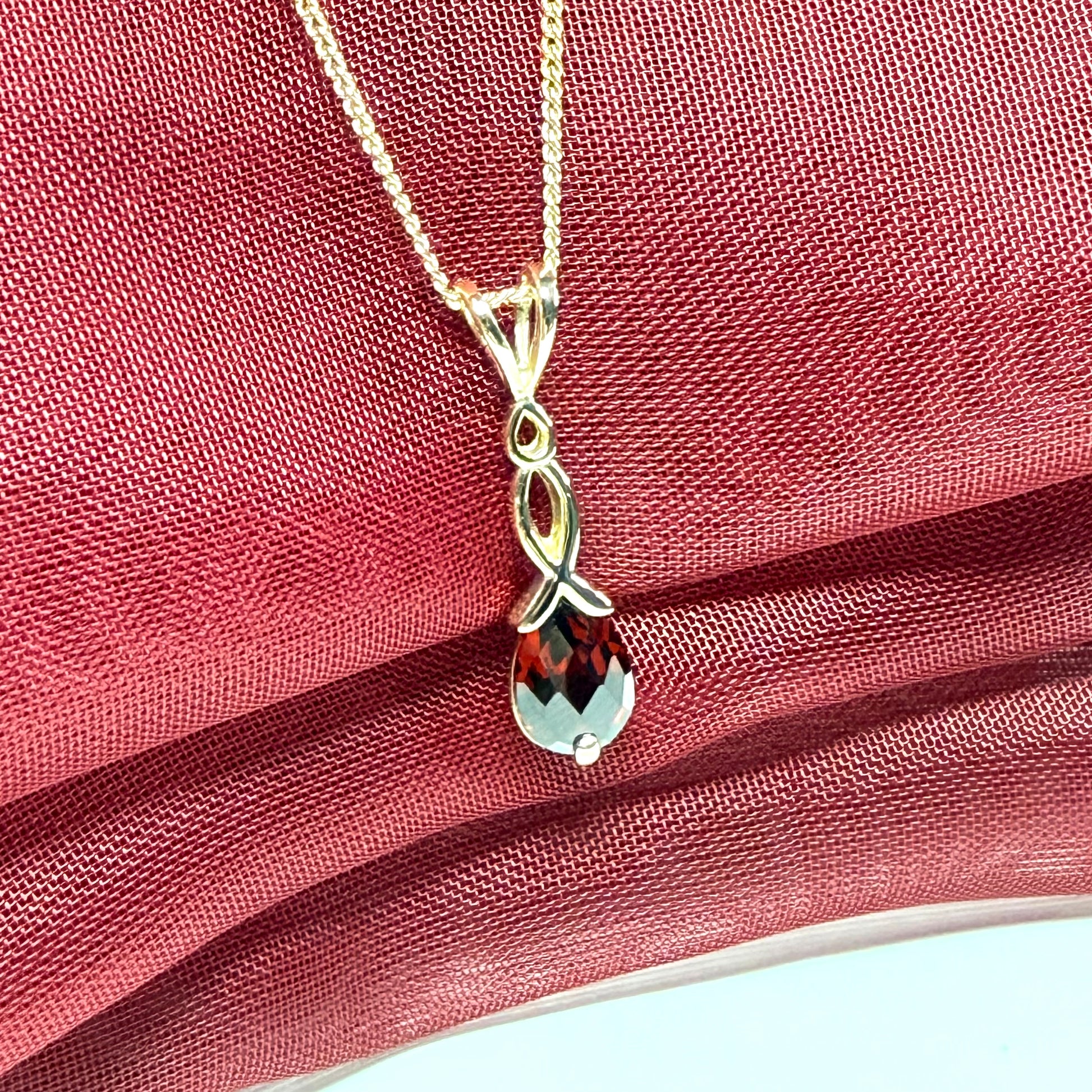 Real garnet necklace pear shaped yellow gold pendant with chain
