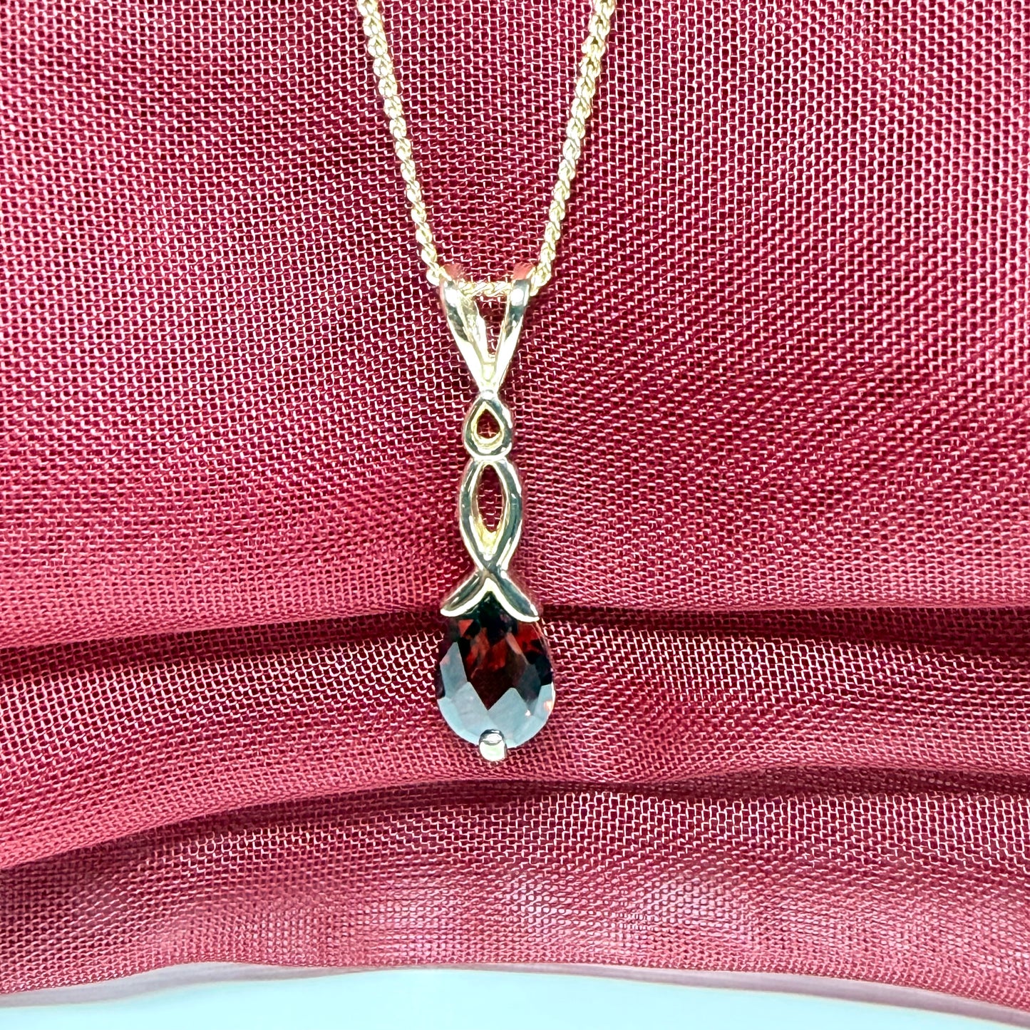 Real garnet necklace pear shaped yellow gold pendant with chain