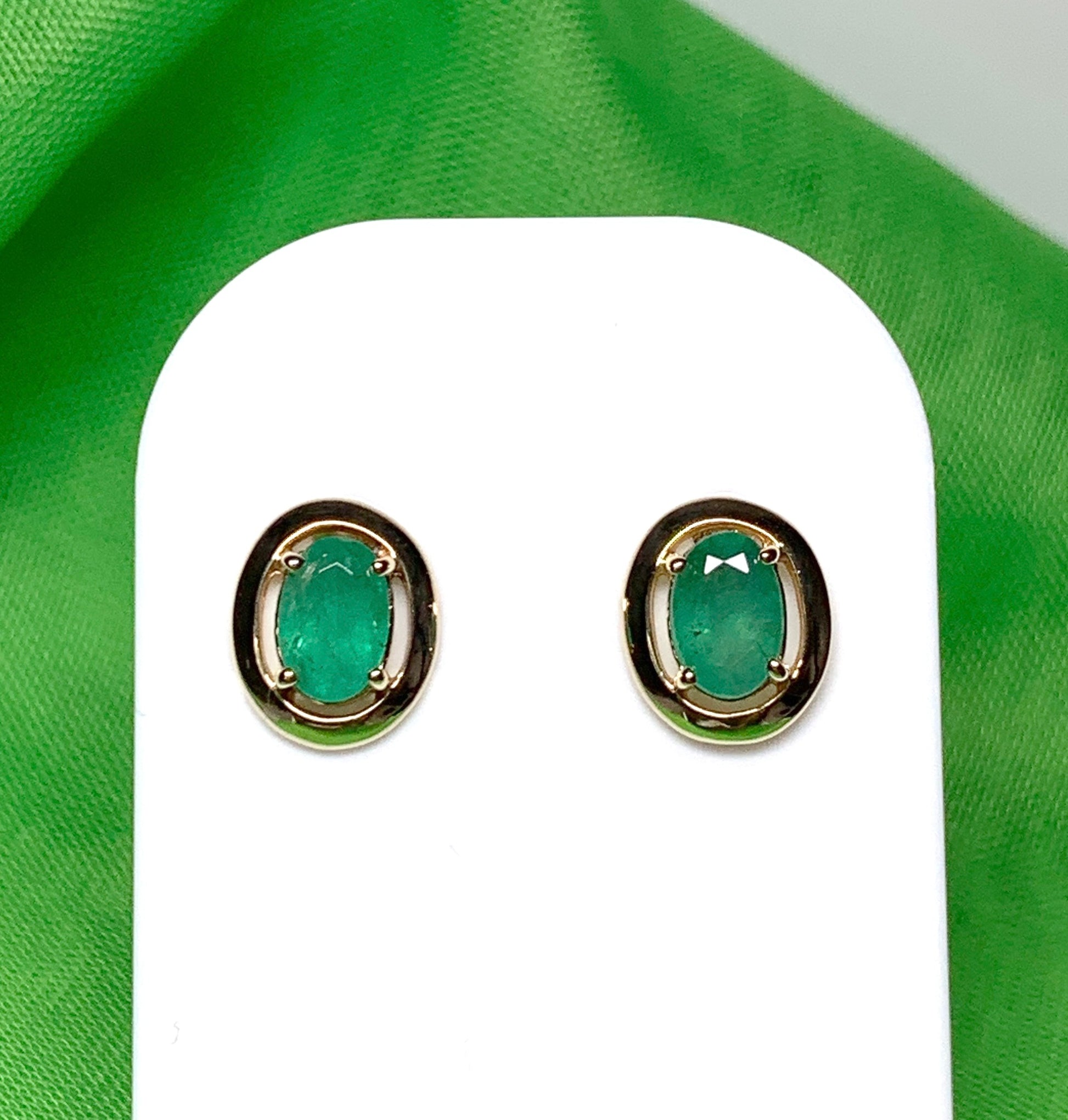 Real green emerald oval yellow gold stud earrings