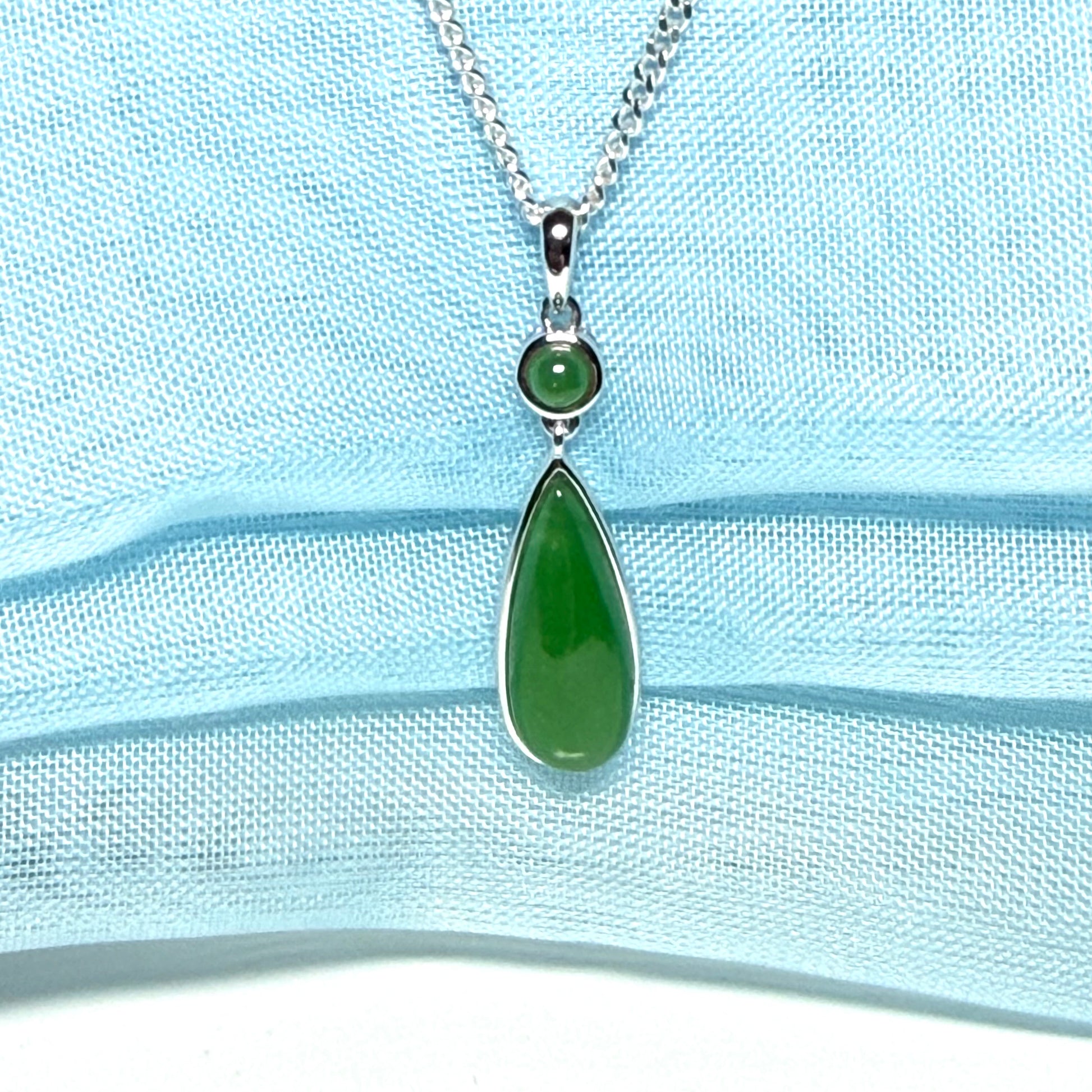 Real green jade double white gold pear and round shaped necklace