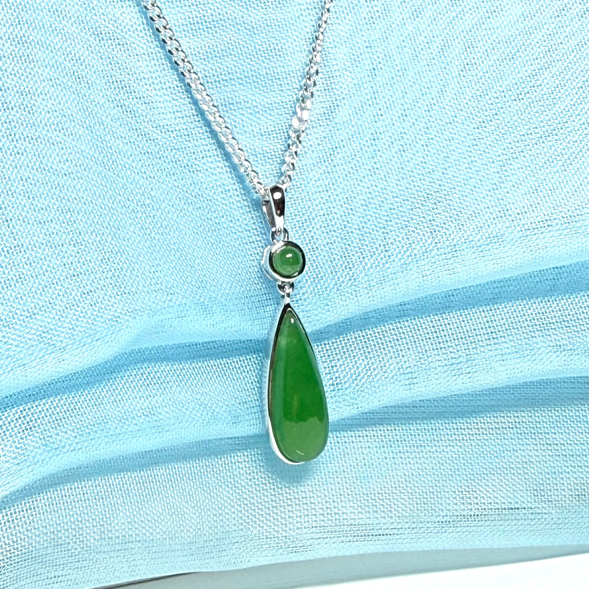 Real green jade double white gold pear and round shaped necklace