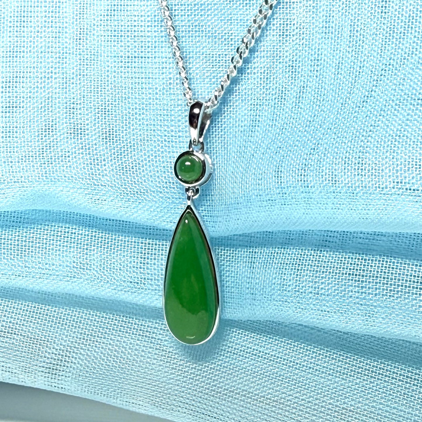 Real green jade double white gold pear and round shaped necklace