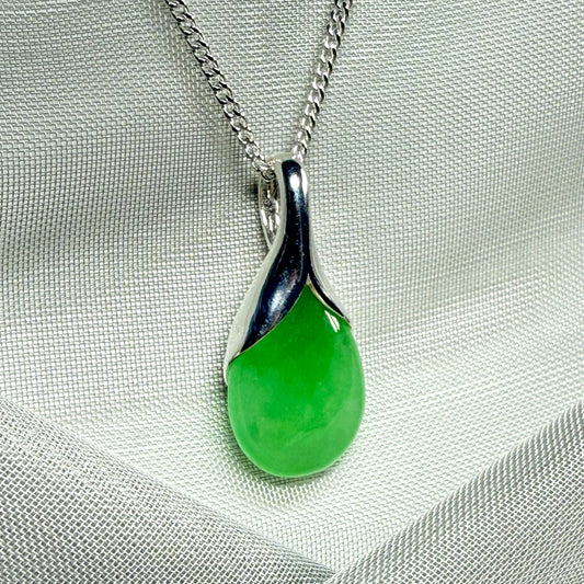 Real green jade necklace in a teardrop or pear shaped, timeless designed pendant solid chain