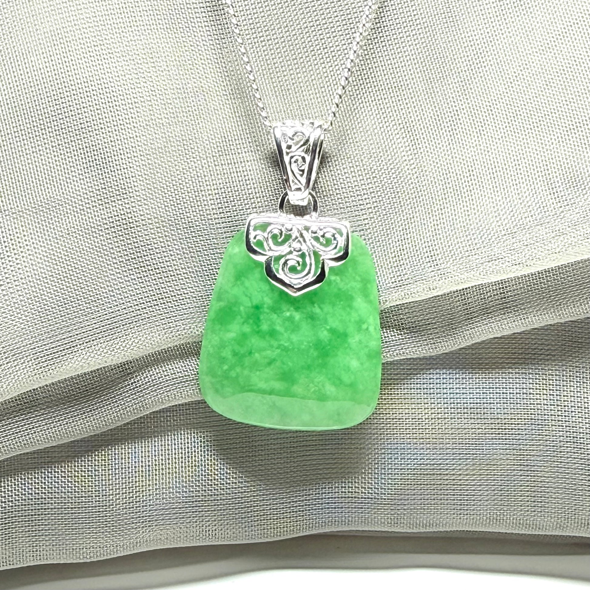 Real green jade necklace large cushion shape, a truly stunning pendant