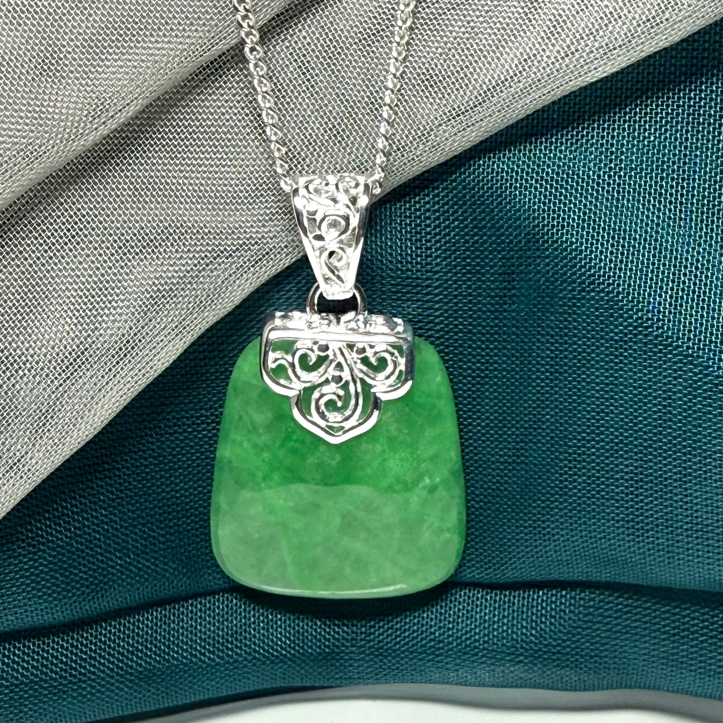 Real green jade necklace large cushion shaped with a solid silver curb chain included sterling silver, truly gorgeous