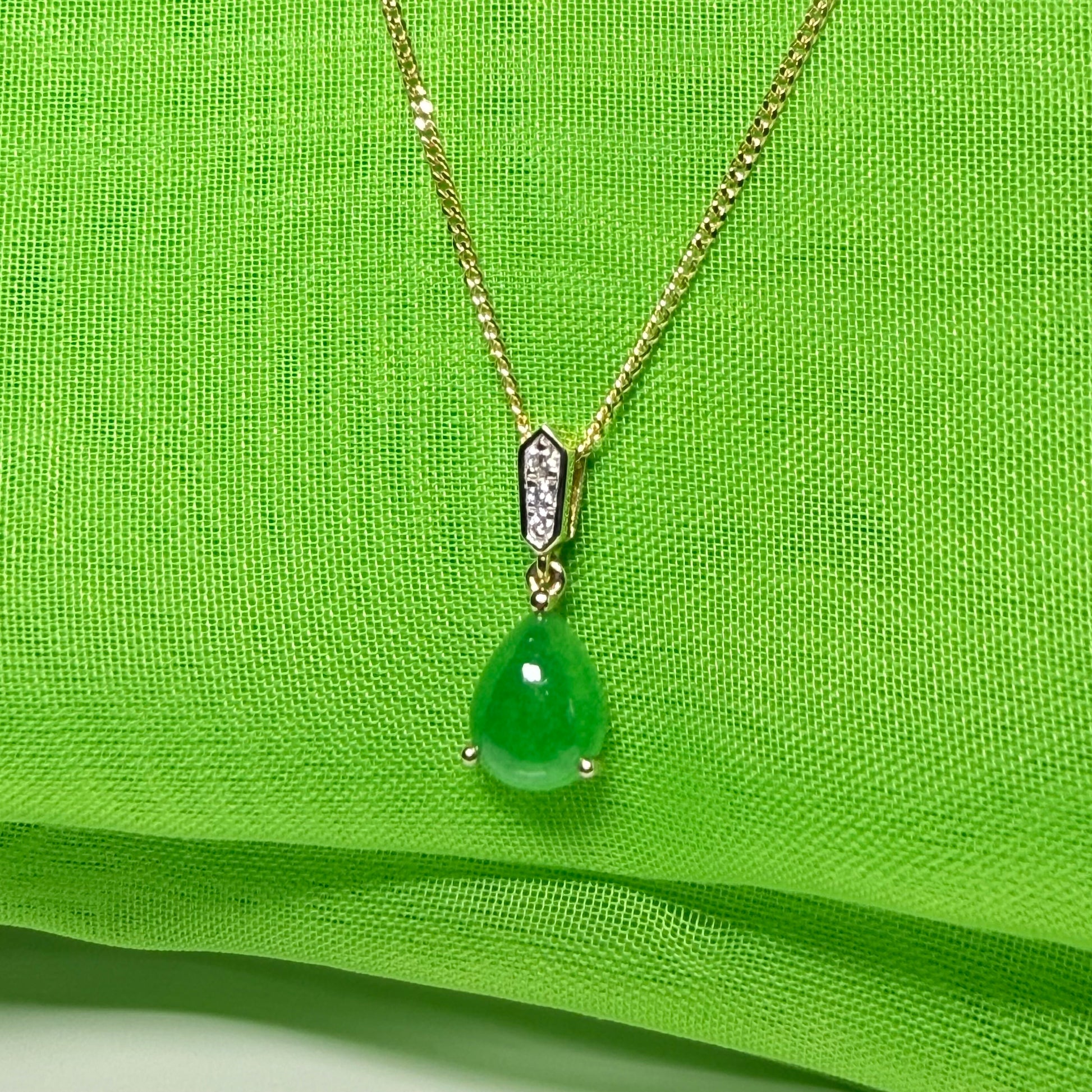 Real green jade necklace pear teardrop and diamond yellow gold pendant