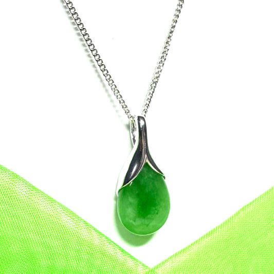 A real green jade necklace tear drop pear shape, an outstanding design pendant, with a curb chain