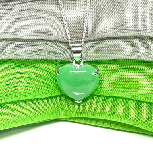 A real green jade pendant heart shaped sterling silver, a gorgeous design necklace