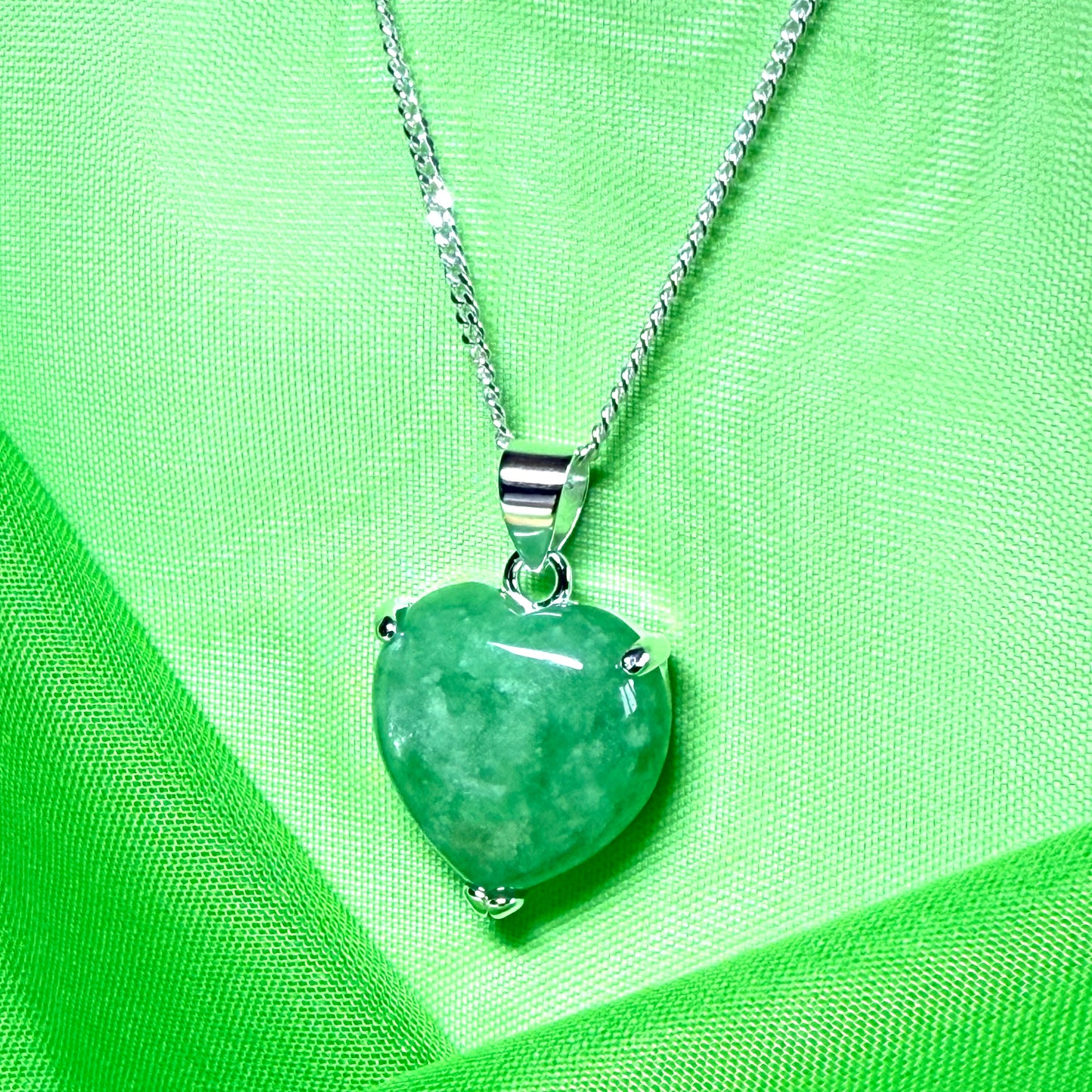 A_real_green_jade_pendant_heart_shaped_sterling_silver_an_eye_opening_design_necklace