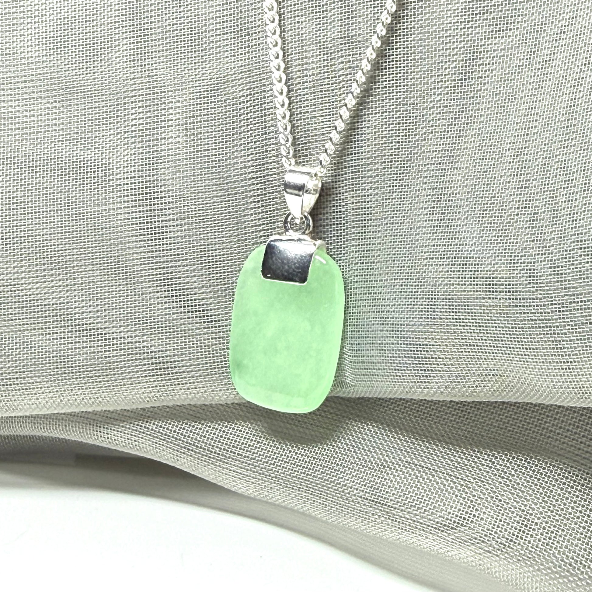 Real green jade pendant necklace cushion shaped silver, stunning gorgeous