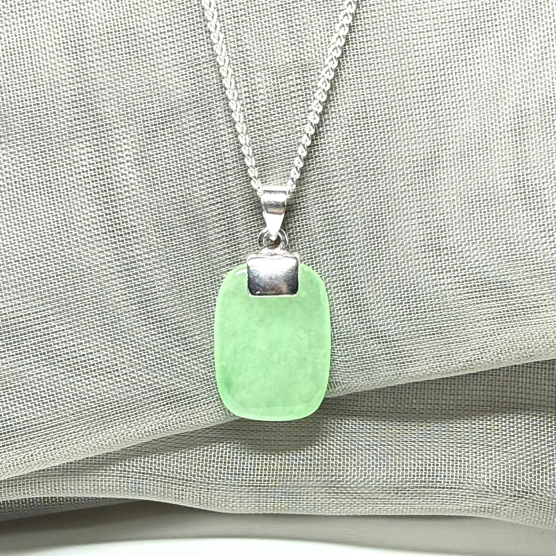 Real green jade pendant necklace cushion shaped silver, stunning gorgeous