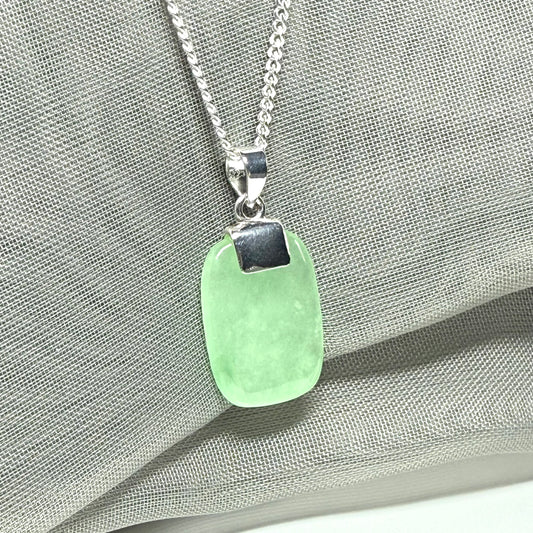 Real green jade pendant necklace cushion shaped silver, stunning gorgeous