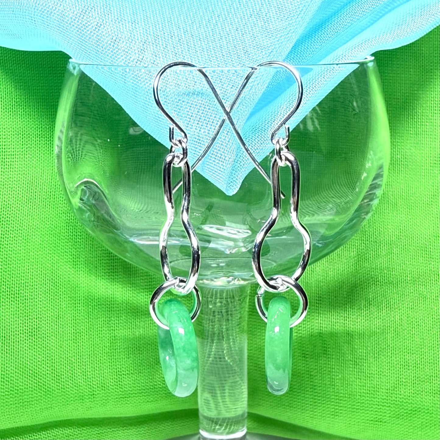 Real green jade sterling silver looped dangling dropped earrings, round twisted shape
