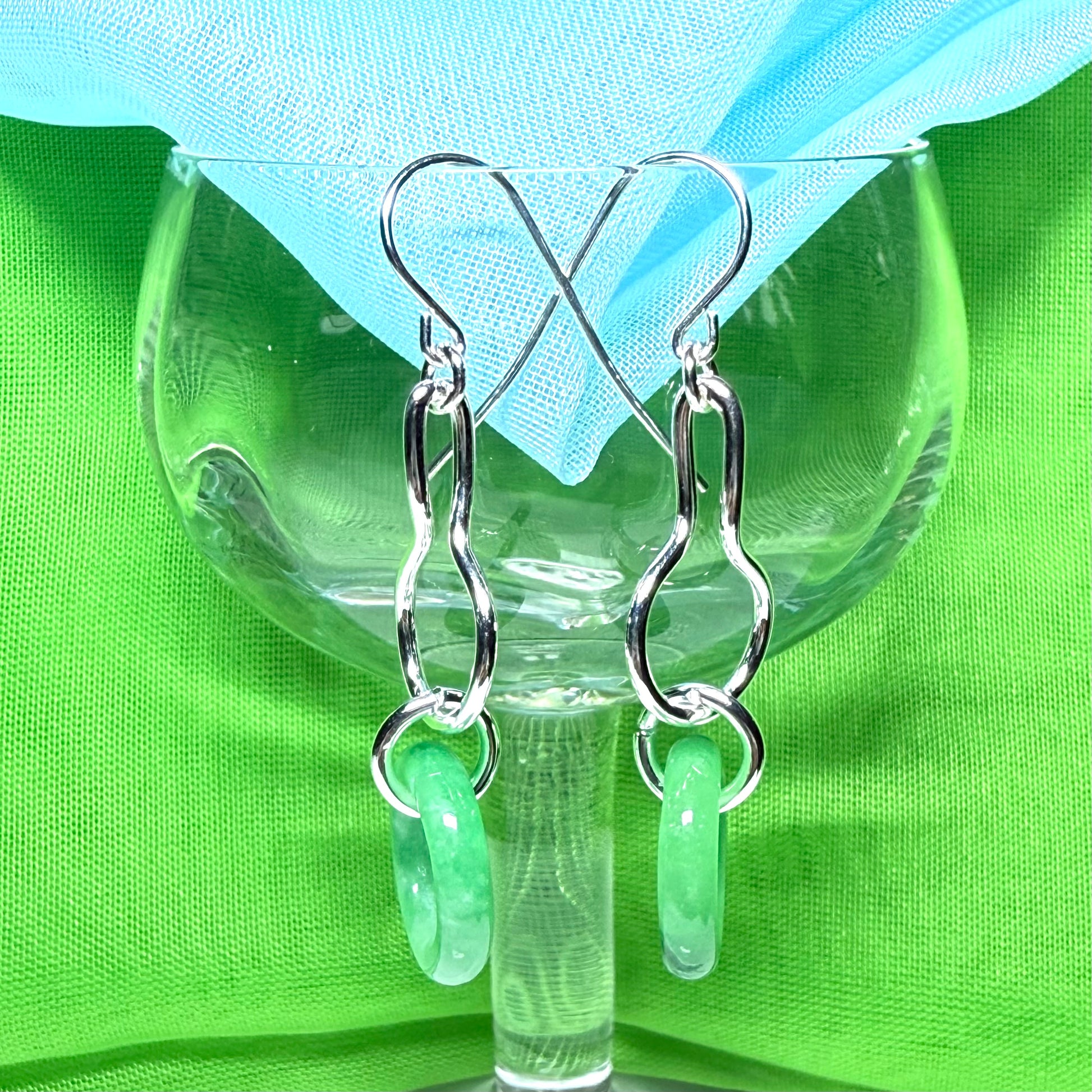 Real green jade sterling silver looped dangling dropped earrings, round twisted shape