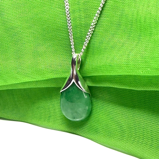 Real green jade tear drop dotted sterling silver pear shaped pendant including a solid chain